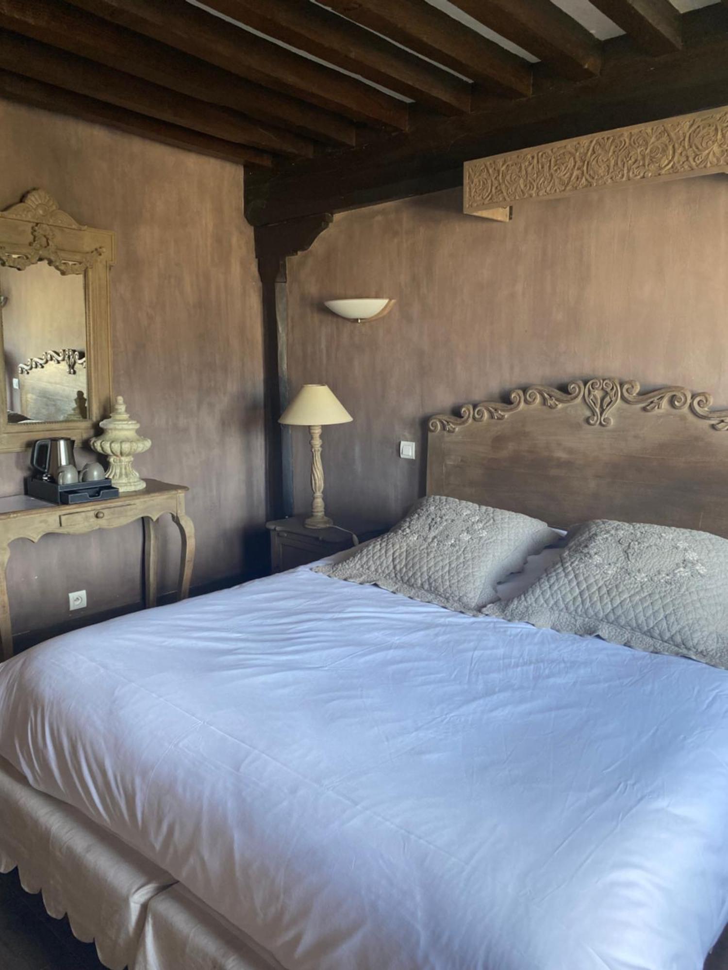 Hotel La Tour Cocooning&Gastronomie Châtillon-sur-Chalaronne Exterior foto
