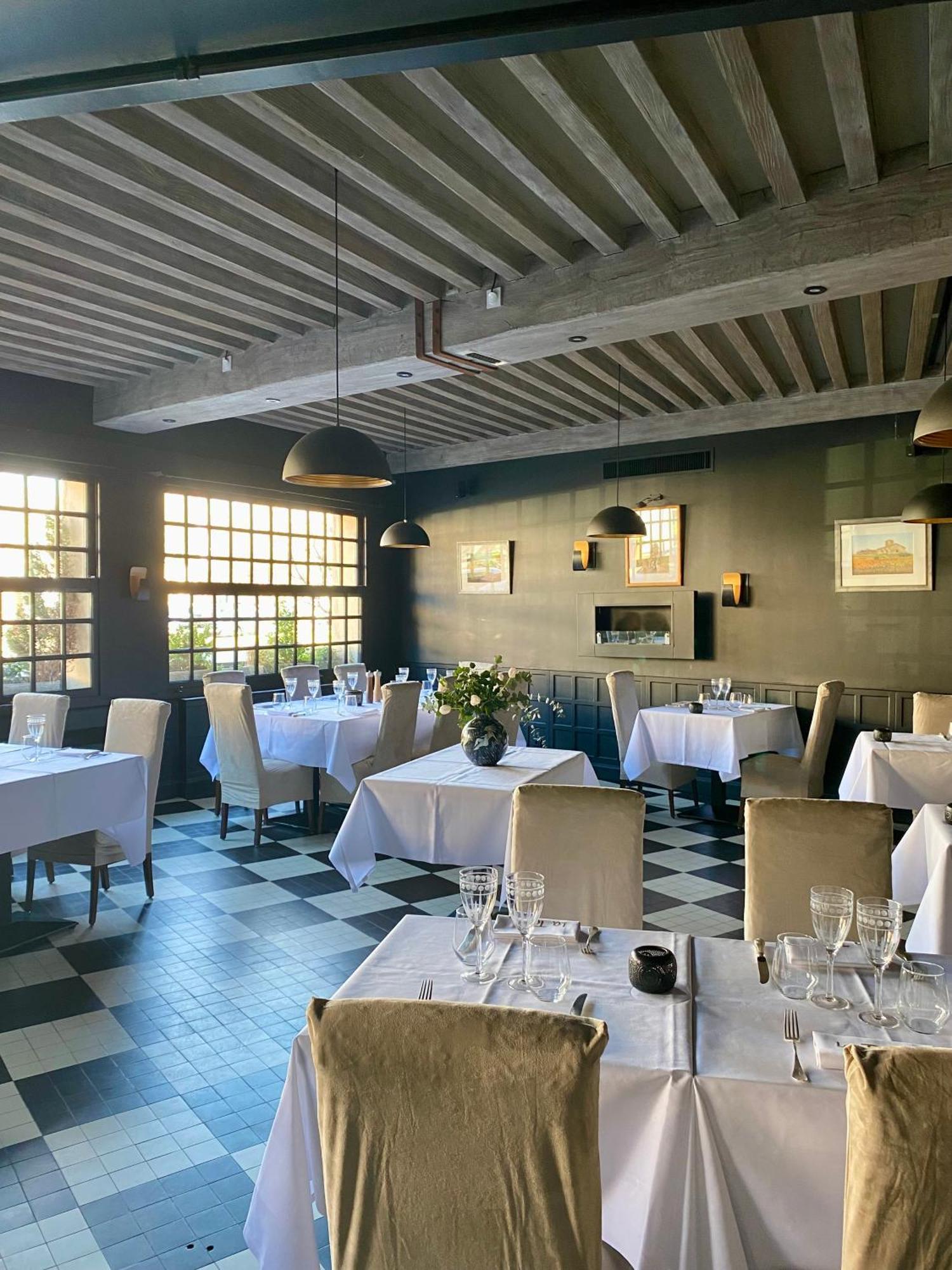 Hotel La Tour Cocooning&Gastronomie Châtillon-sur-Chalaronne Exterior foto