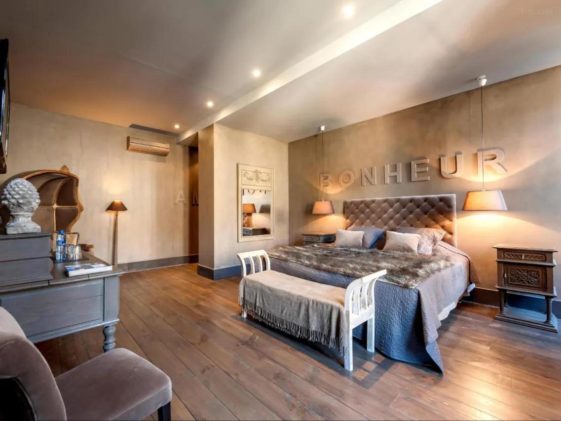 Hotel La Tour Cocooning&Gastronomie Châtillon-sur-Chalaronne Exterior foto