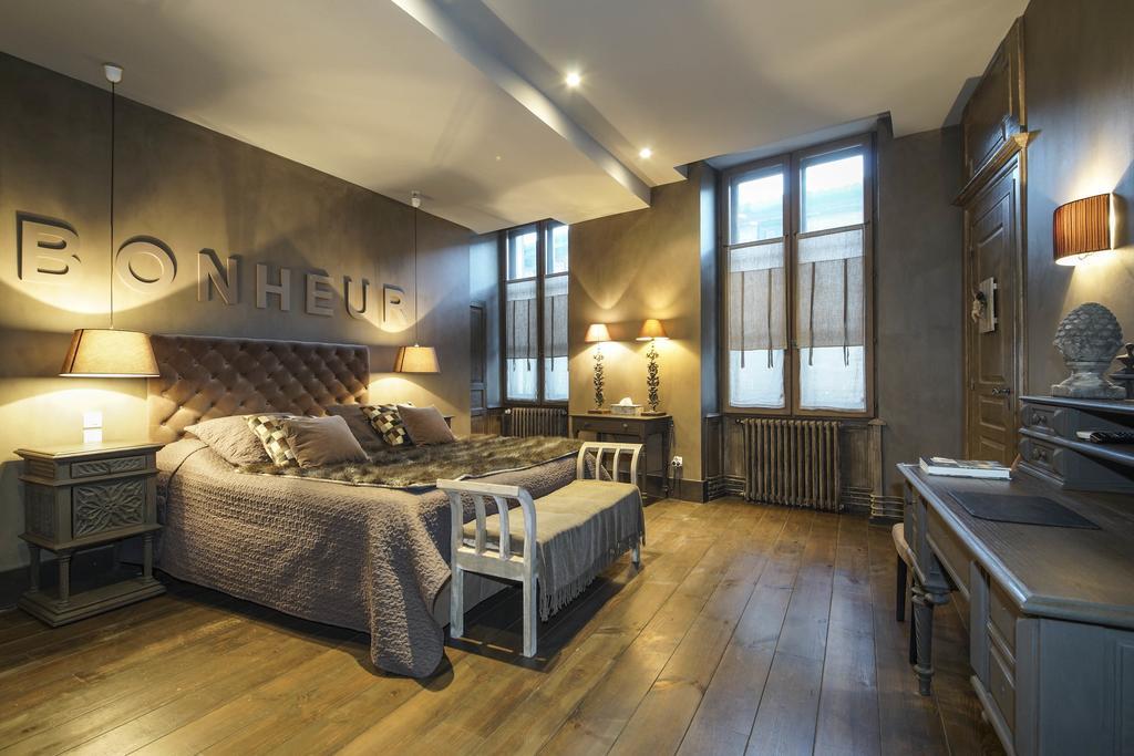 Hotel La Tour Cocooning&Gastronomie Châtillon-sur-Chalaronne Exterior foto