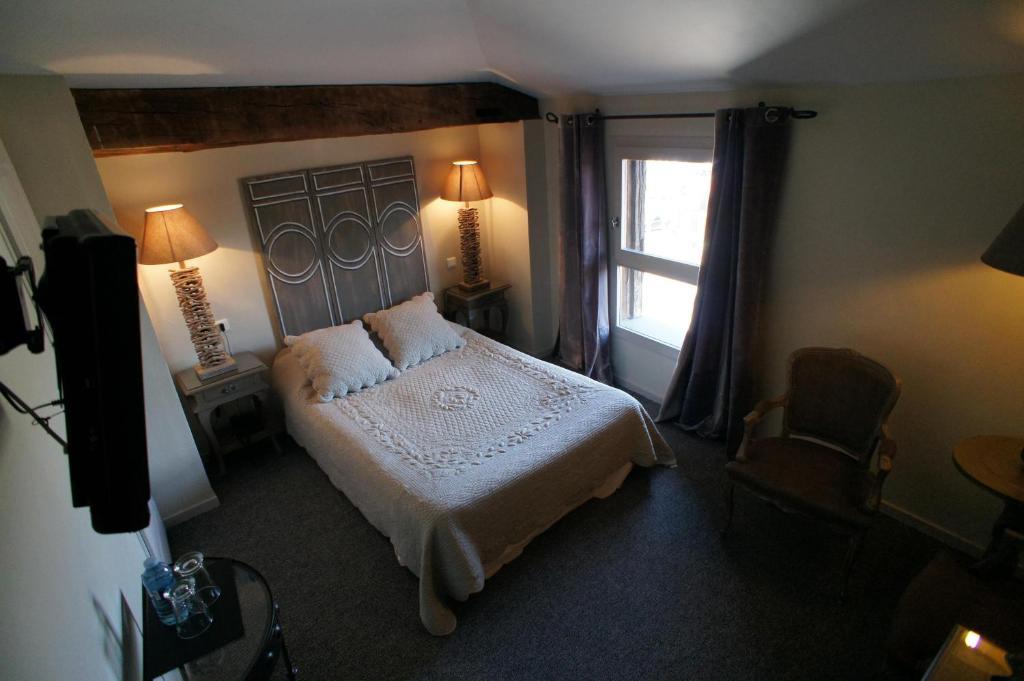 Hotel La Tour Cocooning&Gastronomie Châtillon-sur-Chalaronne Habitación foto