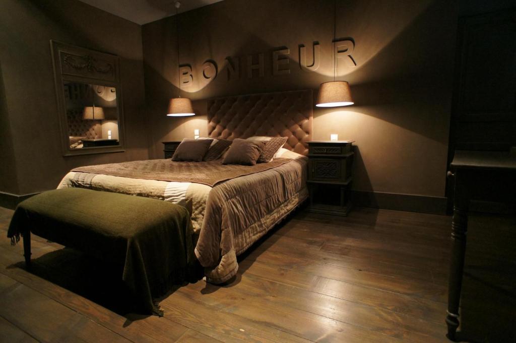 Hotel La Tour Cocooning&Gastronomie Châtillon-sur-Chalaronne Exterior foto